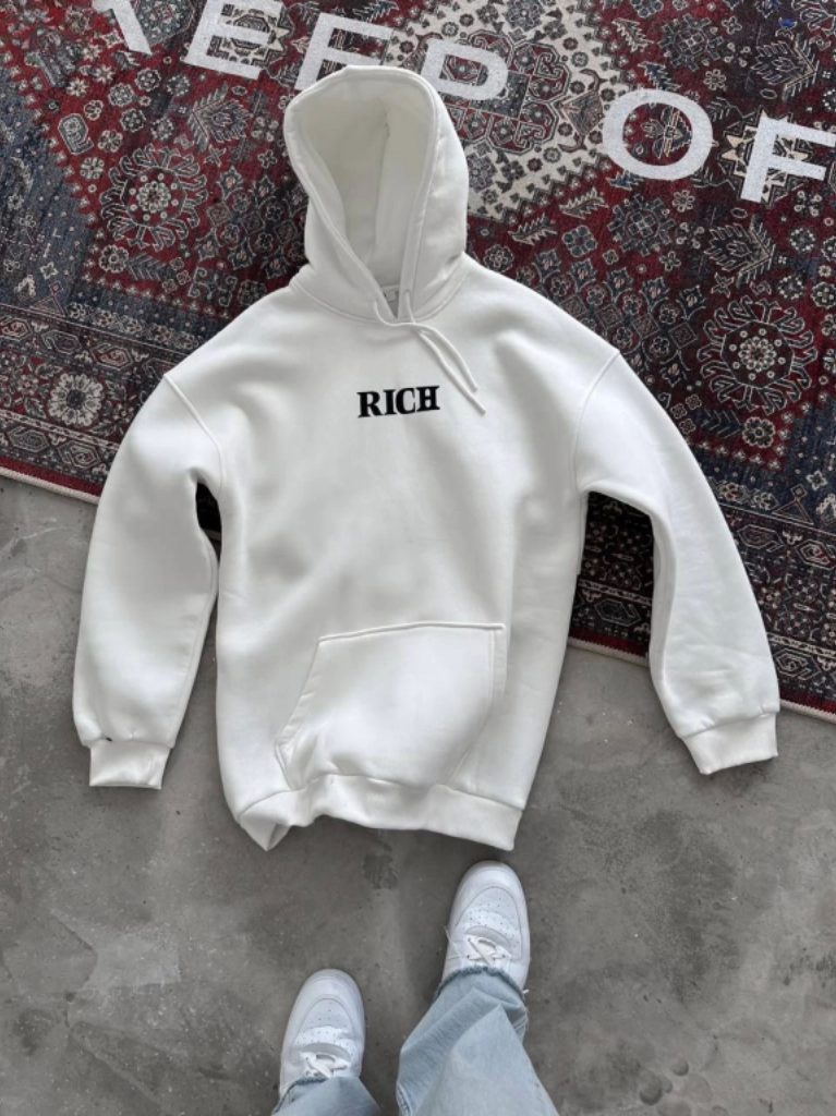 Uzun Kol Kapşonlu Göğüs Baskılı SweatShirt Beyaz