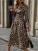 Kadın uzun kollu kruvaze yaka belden oturtmalı midi modal leopar desenli elbise